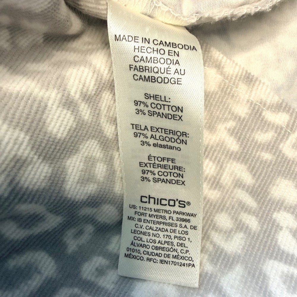 Chicos Women Grey White Leopard Animal Print Corduroy Button Down Shirt Size 3 - Picture 4 of 8